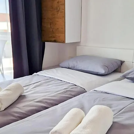 Cozy In With Private Swimming Pool, Be Inside Or Outside Ferienhaus