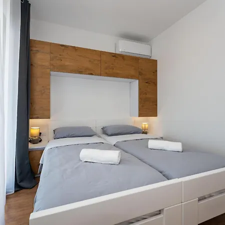 Gorgeous In Casa de Férias Posedarje