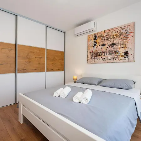 Cozy In With Private Swimming Pool, Be Inside Or Outside Ferienhaus Posedarje