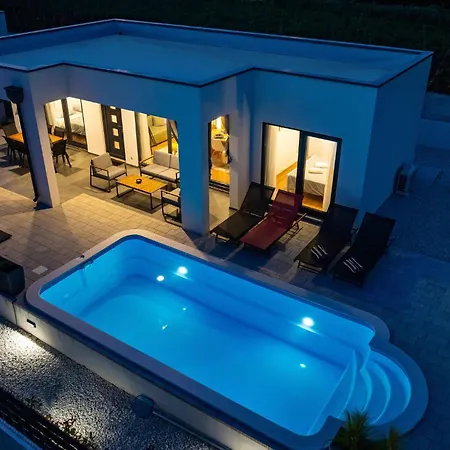 Ferienhaus Cozy In With Private Swimming Pool, Be Inside Or Outside Posedarje