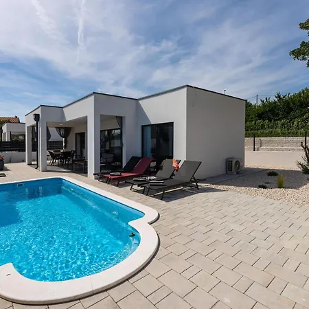 Ferienhaus Cozy In With Private Swimming Pool, Be Inside Or Outside