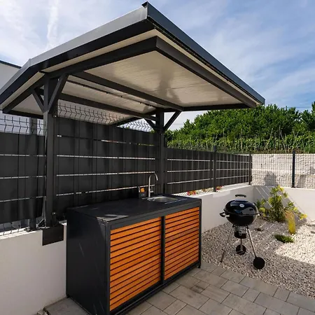 Cozy In With Private Swimming Pool, Be Inside Or Outside Ferienhaus Posedarje