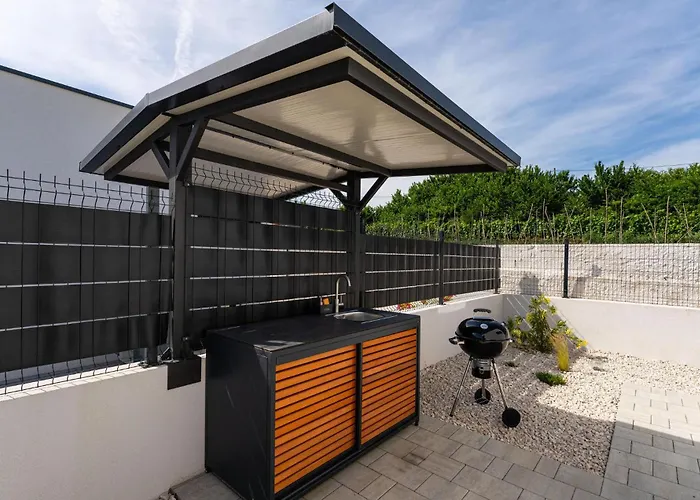 Gorgeous In Prázdninový dům Posedarje